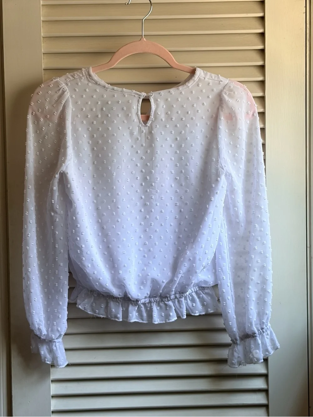 Iz Byer White Swiss Dot Ruffle Hem Long Sleeve Blouse